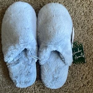 Soft surroundings slippers, in light blue size medium. NWT